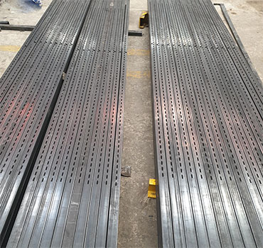 Cắt laser lỗ inox,thép hộp